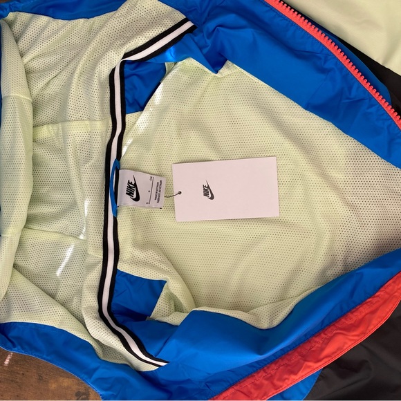Nike Mens Size S Sportswear Woven Windbreaker Black Signal Blue AT5270-015 NWT - Picture 4 of 8